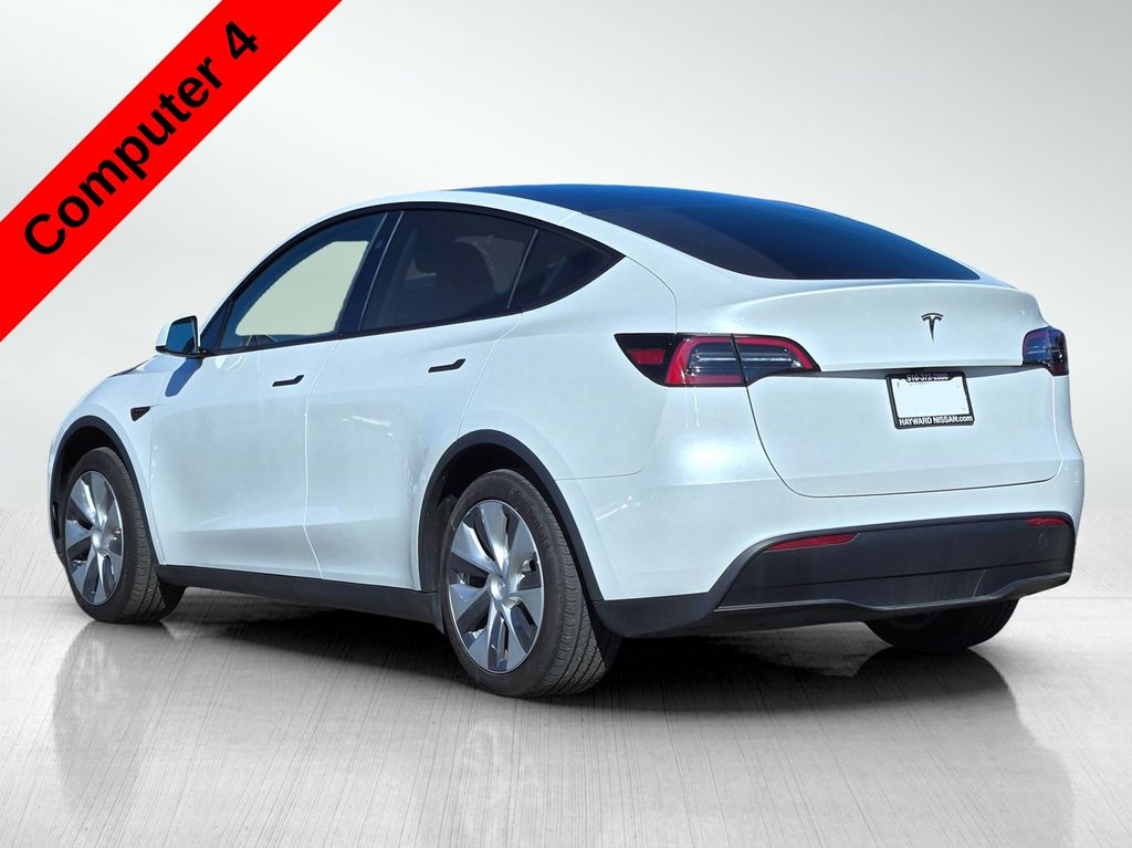 2024 Tesla Model Y Standard Range photo 5