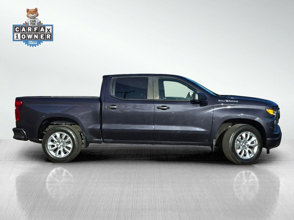 2023 Chevrolet Silverado 1500 Custom photo 2