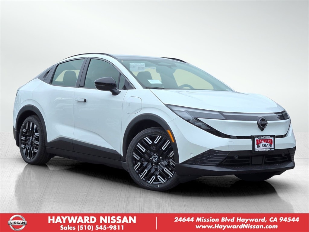 2026 Nissan LEAF Platinum+'s photo