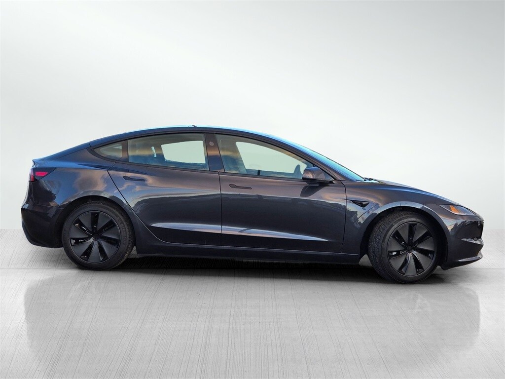 2025 Tesla Model 3 Long Range photo 3