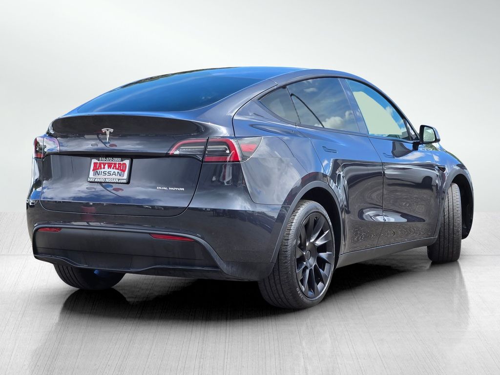 2024 Tesla Model Y Long Range photo 4