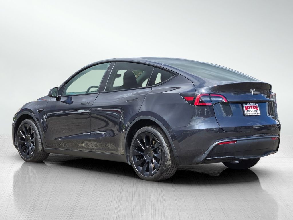 2024 Tesla Model Y Long Range photo 6