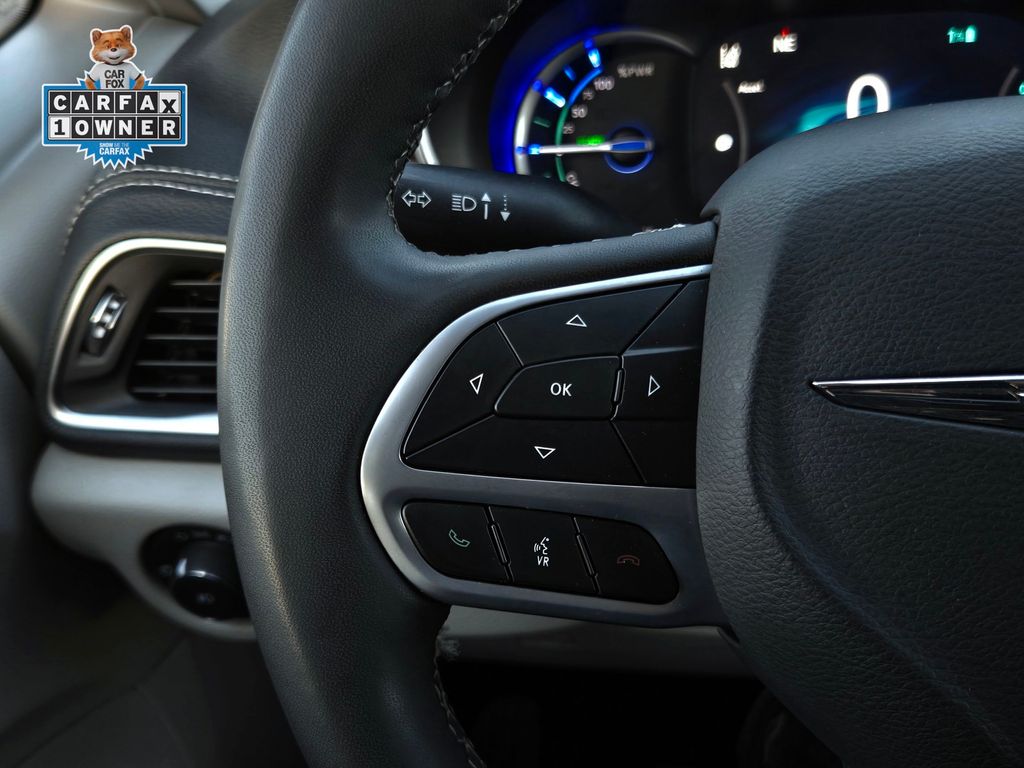 2023 Chrysler Pacifica Hybrid Limited - Photo 25