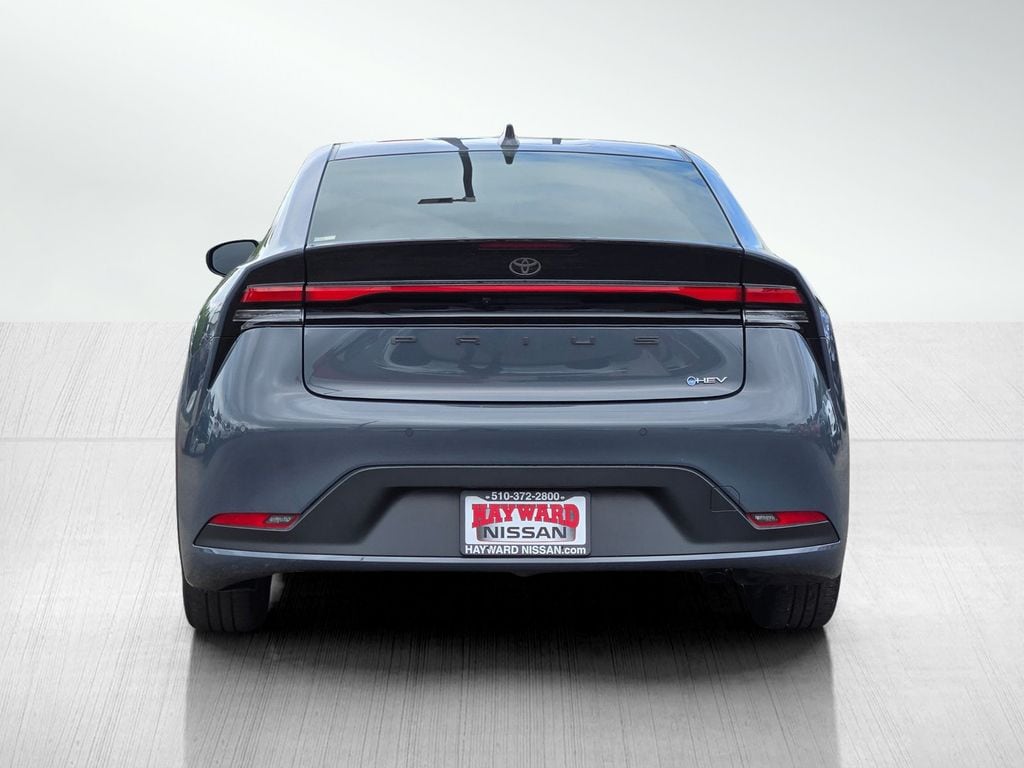 2024 Toyota Prius LE photo 4