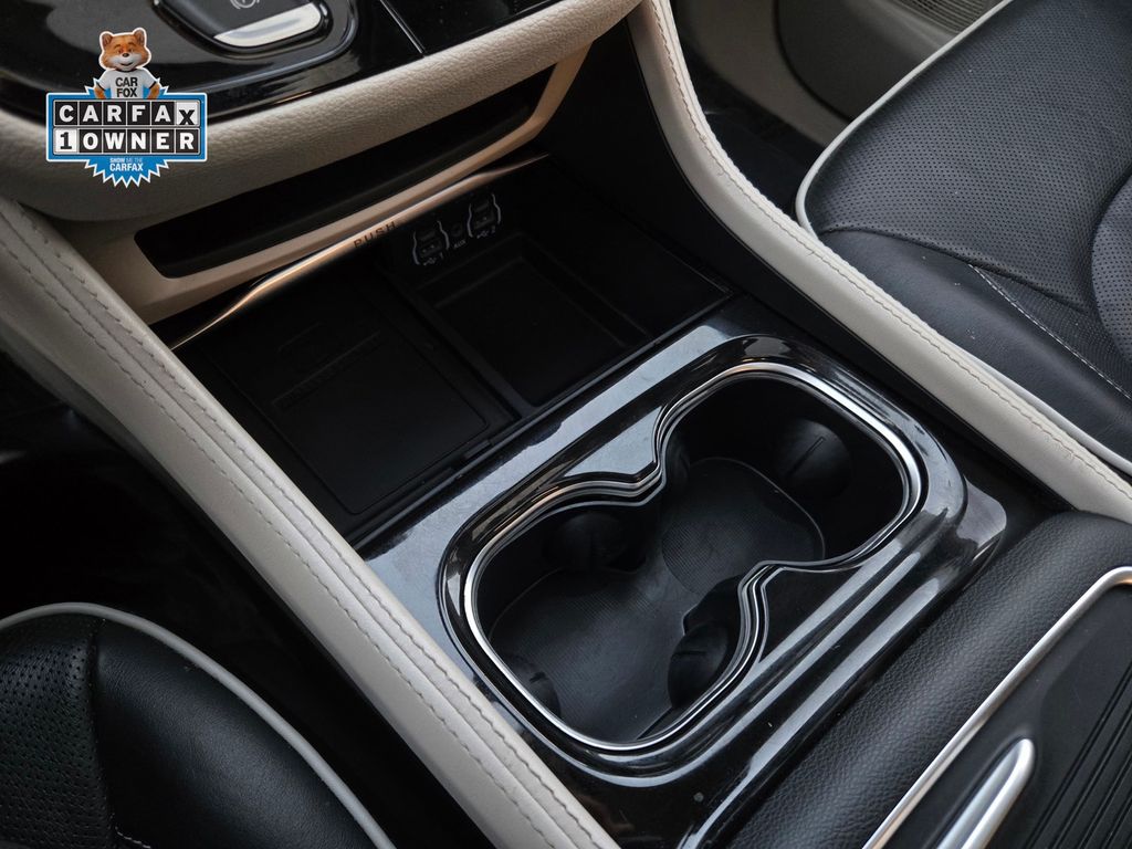2023 Chrysler Pacifica Hybrid Limited - Photo 21
