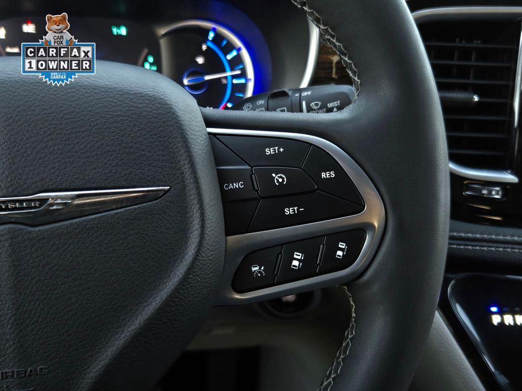 2023 Chrysler Pacifica Hybrid Limited - Photo 24