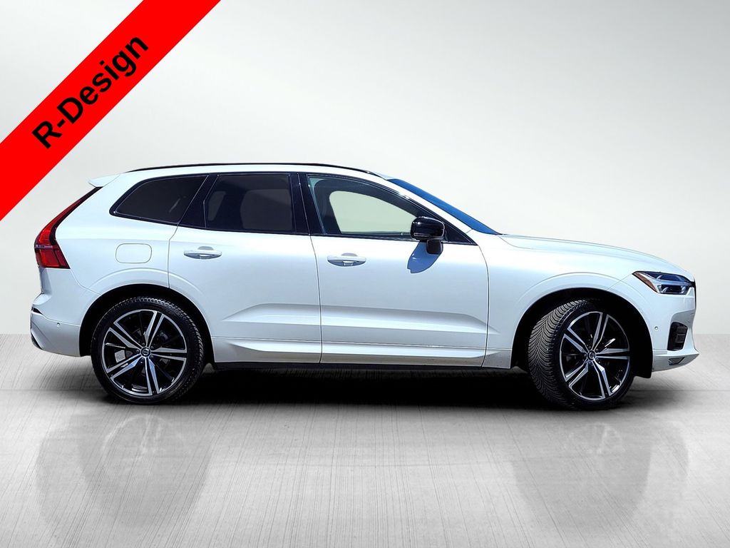 2021 Volvo XC60 T5 R-Design photo 2