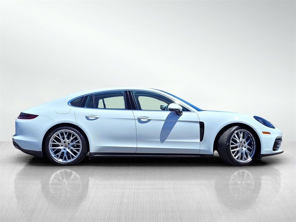 2018 Porsche Panamera 4S photo 3
