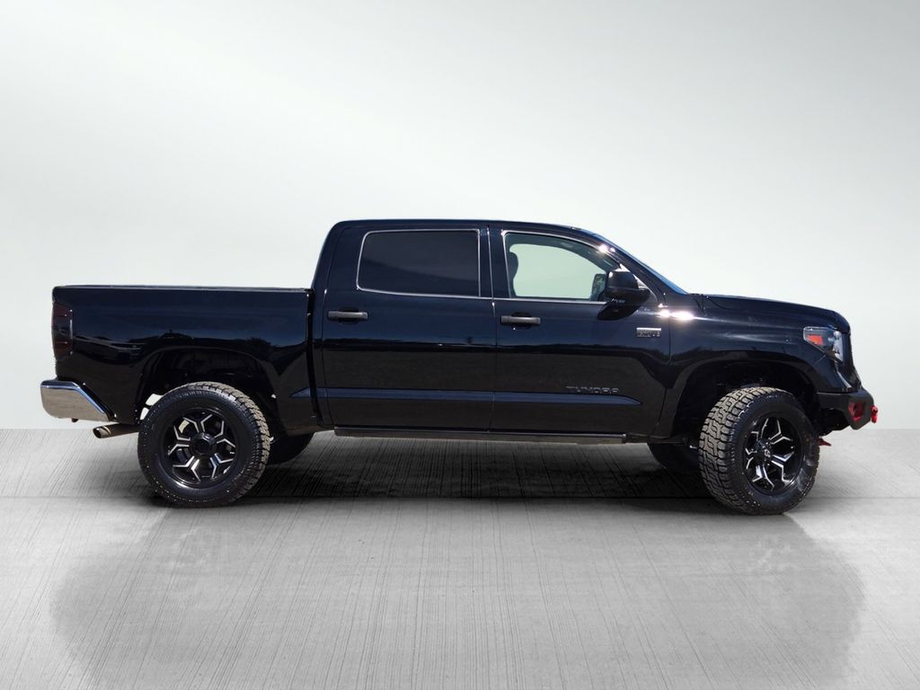 2016 Toyota Tundra SR5 photo 2