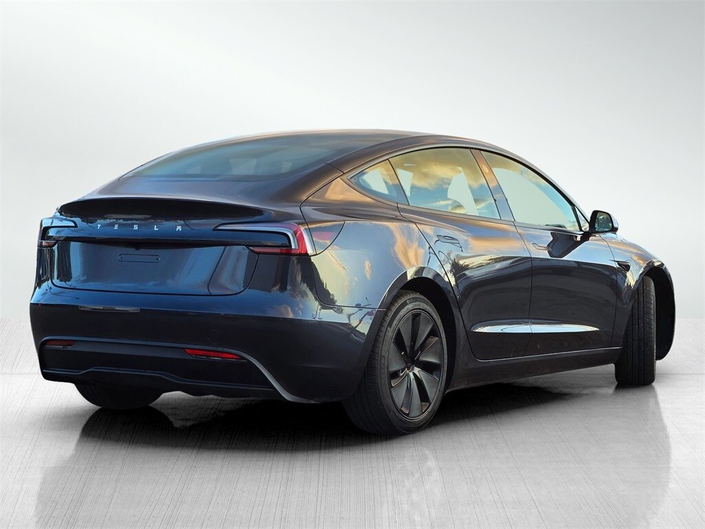 2025 Tesla Model 3 Long Range photo 4