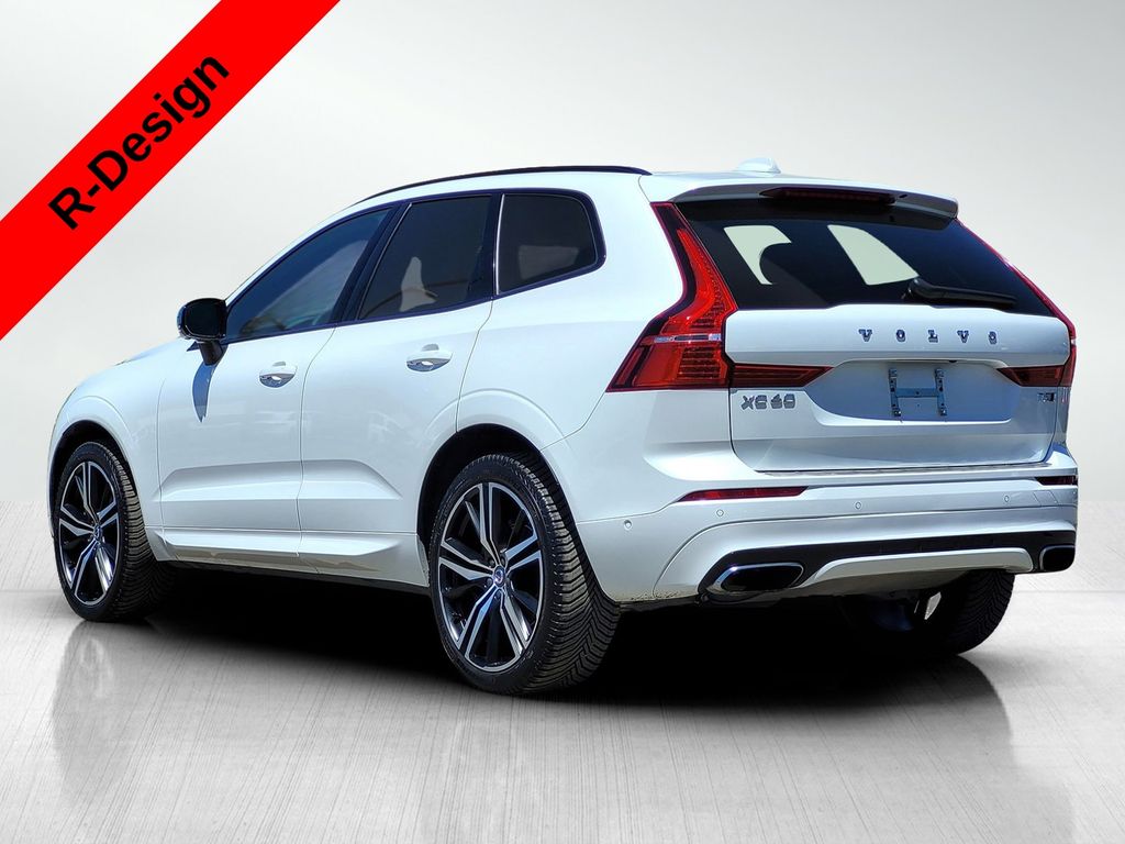 2021 Volvo XC60 T5 R-Design photo 5