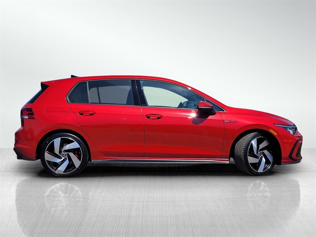 2023 Volkswagen Golf GTI SE photo 3