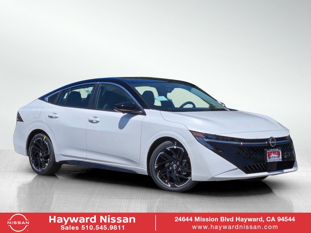 2026 Nissan Sentra SR CVT's photo