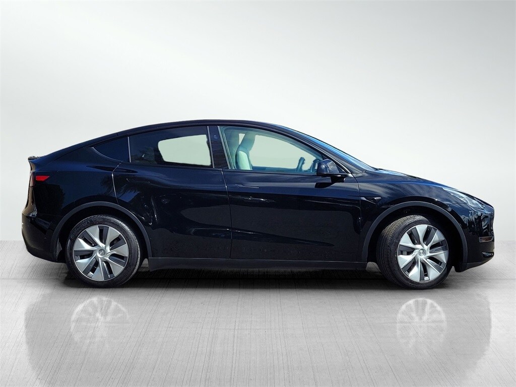2023 Tesla Model Y Long Range photo 2