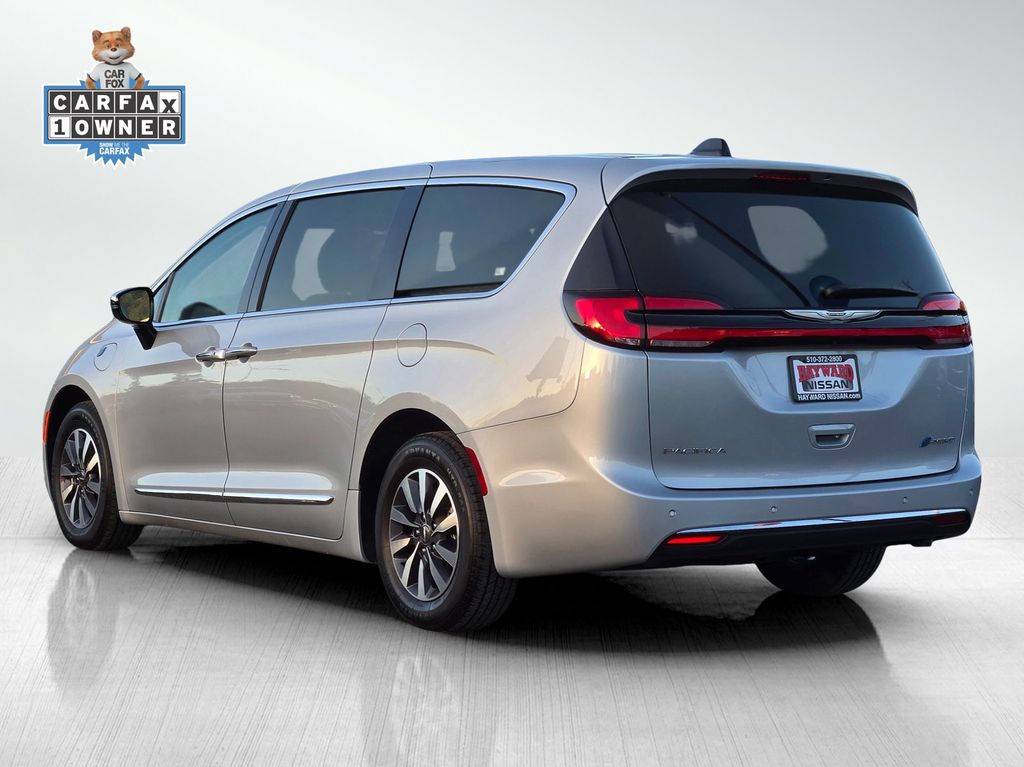 2023 Chrysler Pacifica Hybrid Limited photo 5