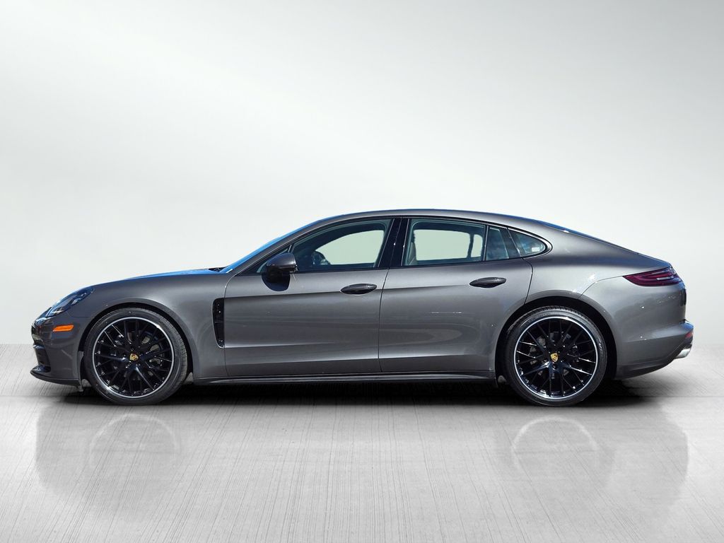 2018 Porsche Panamera 4 photo 6