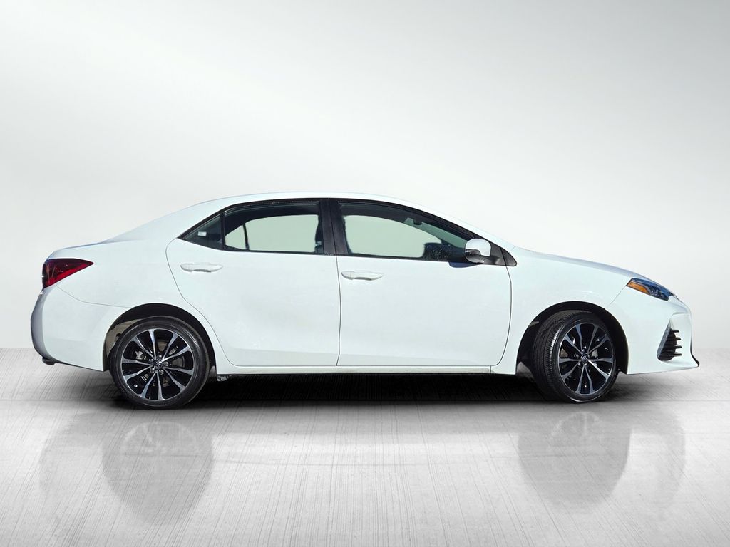 2019 Toyota Corolla SE photo 2