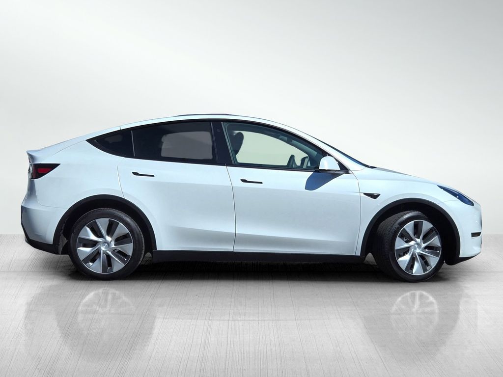 2023 Tesla Model Y Long Range photo 2