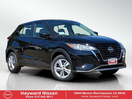 2025 Nissan Kicks Play S SUV