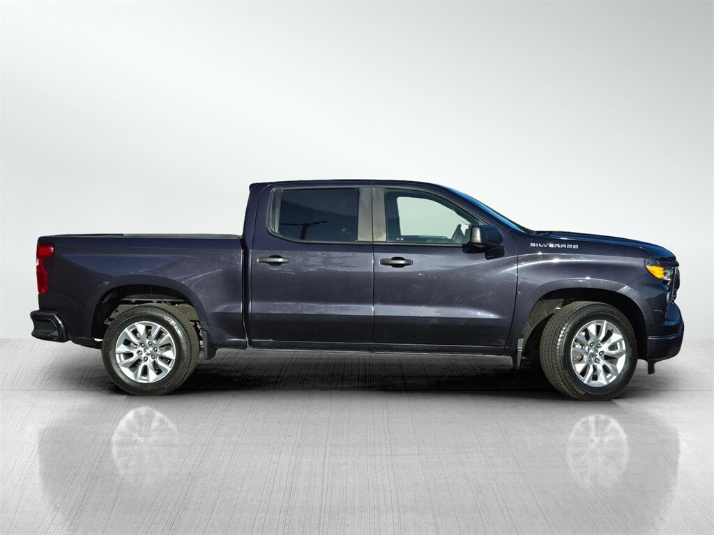 2023 Chevrolet Silverado 1500 Custom photo 3