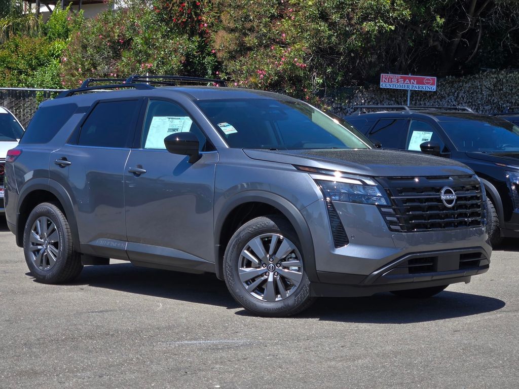 View vehicle photo 2