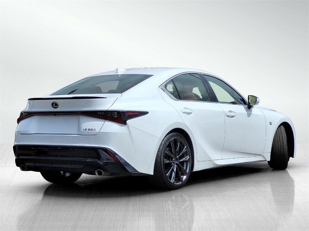 2023 Lexus IS 350 F SPORT photo 4