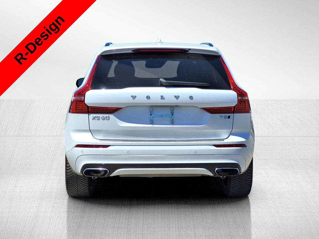 2021 Volvo XC60 T5 R-Design photo 4