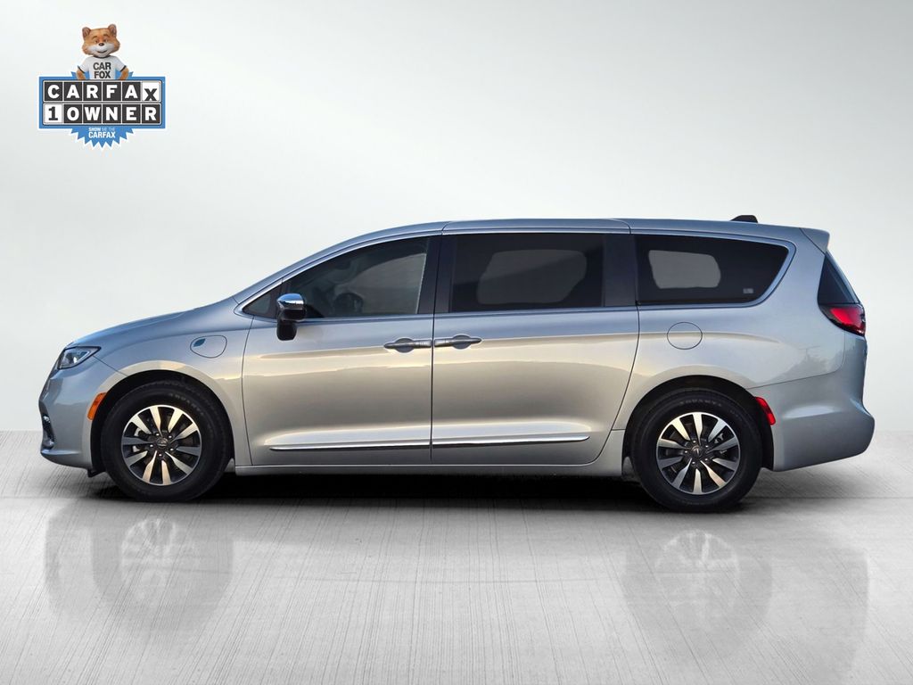 2023 Chrysler Pacifica Hybrid Limited photo 6
