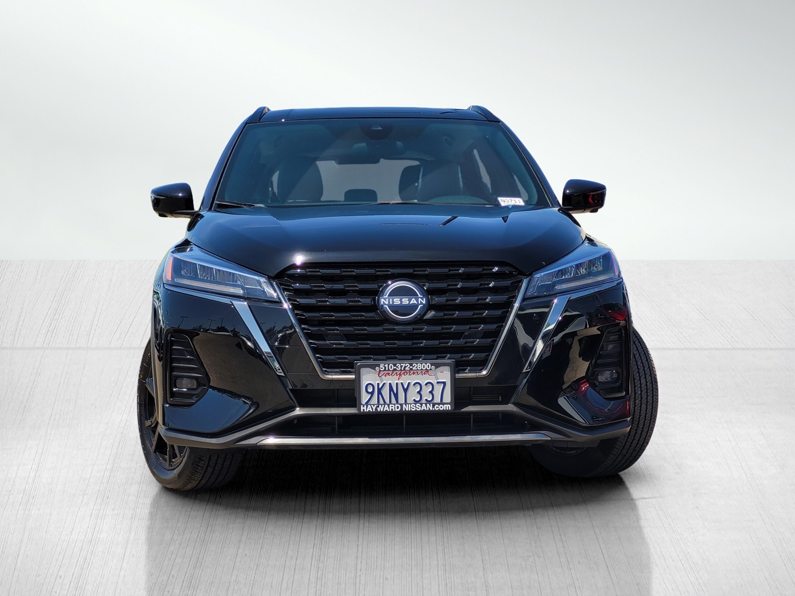 Used 2024 Nissan Kicks SR with VIN 3N1CP5DV5RL490370 for sale in Hayward, CA