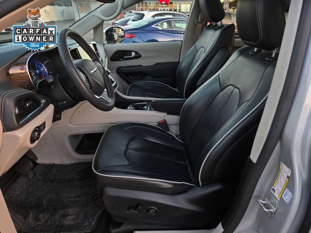 2023 Chrysler Pacifica Hybrid Limited - Photo 19
