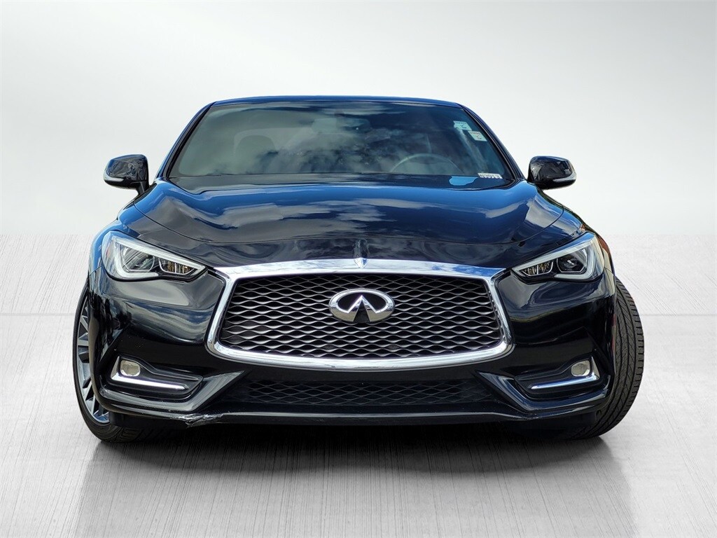 2018 Infiniti Q60 3.0t Luxe photo 2