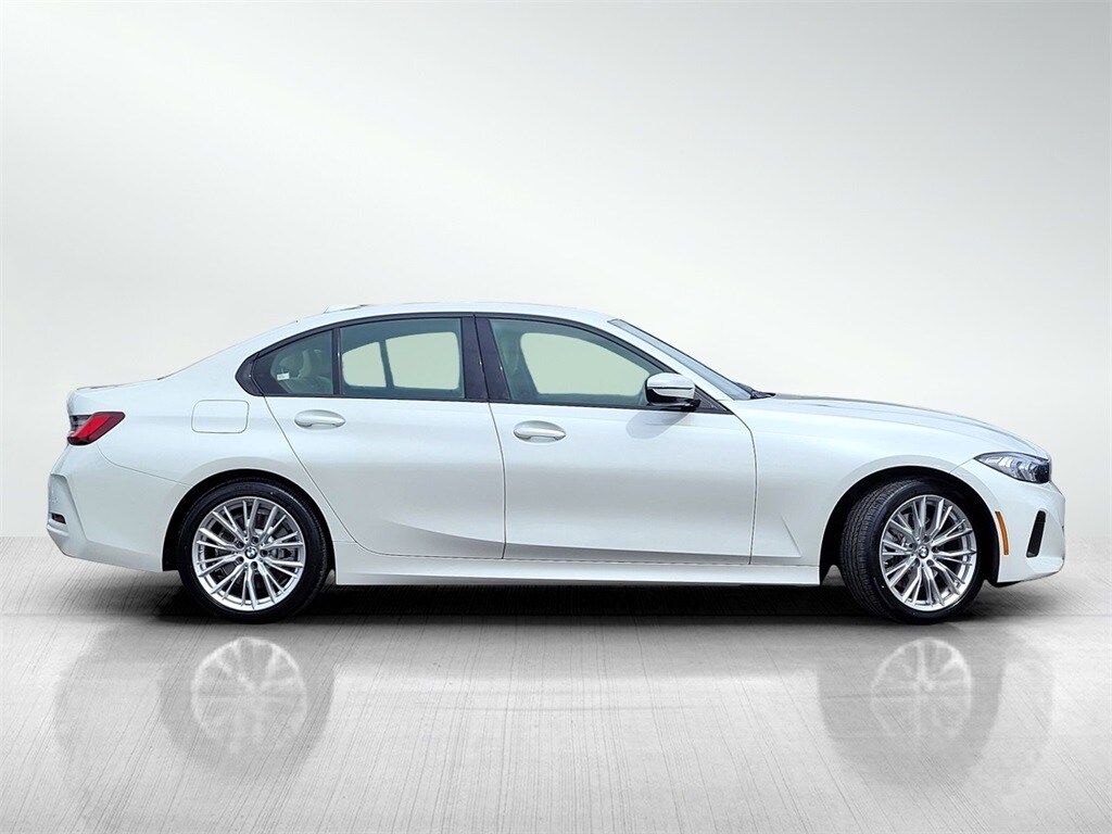 2023 Bmw 330i Sedan photo 3