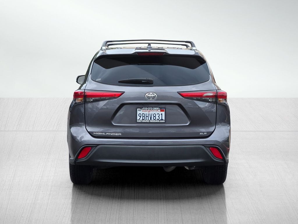 2022 Toyota Highlander XLE photo 5