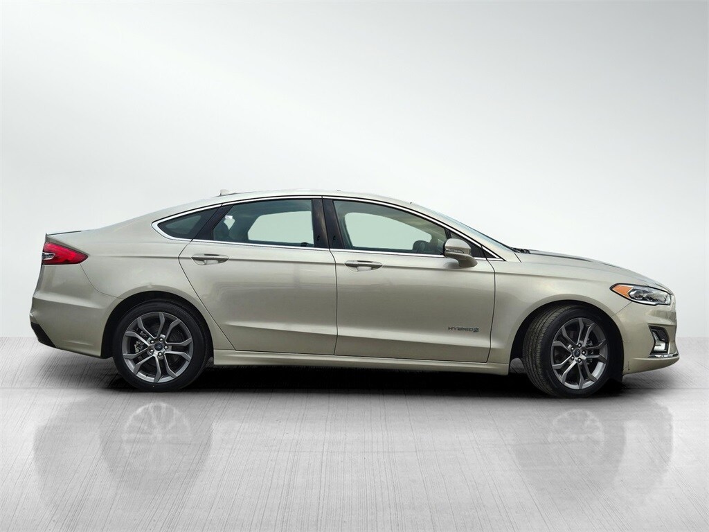 2019 Ford Fusion Hybrid Titanium photo 3