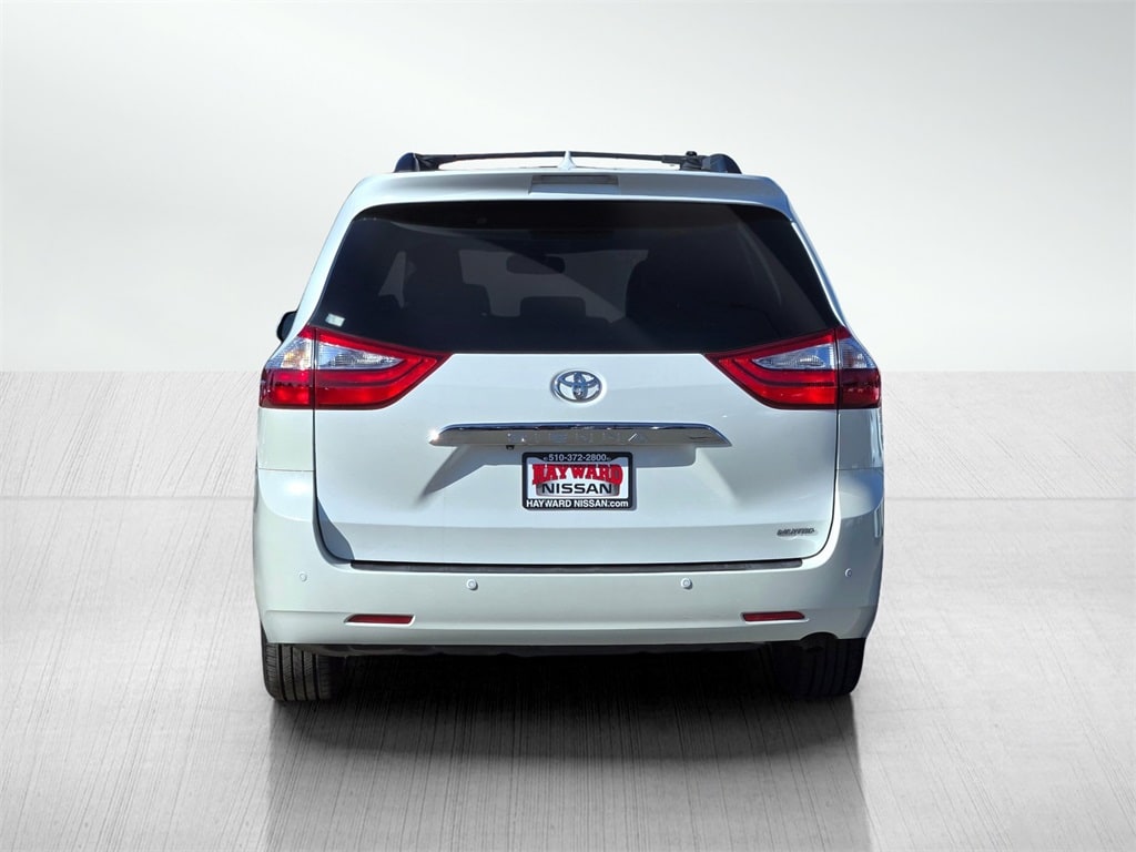 2017 Toyota Sienna Limited photo 4