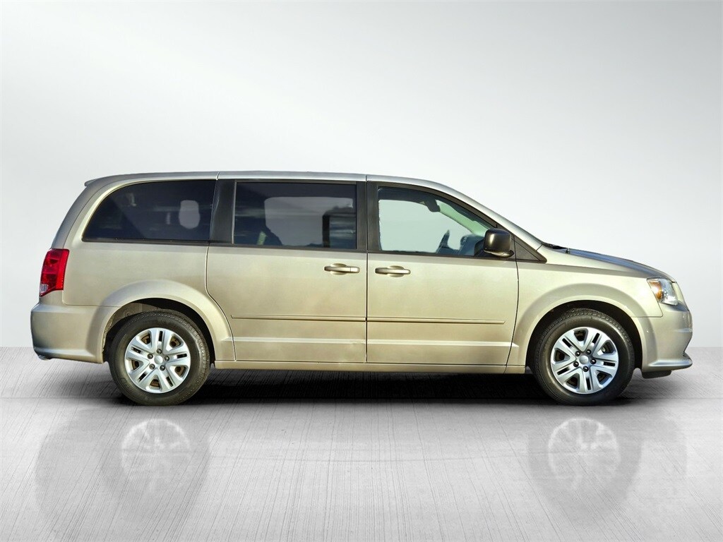 2015 Dodge Grand Caravan SE photo 3