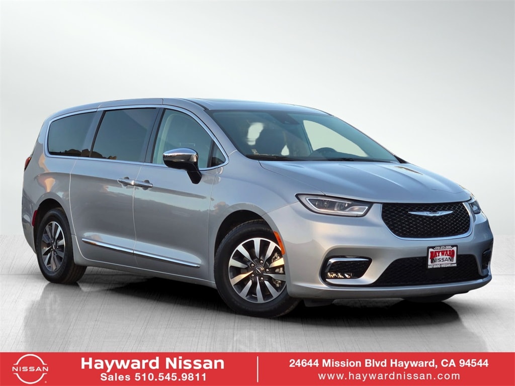 Used 2023 Chrysler Pacifica Plug-In Hybrid Limited Van Passenger Van