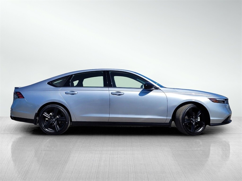 2023 Honda Accord Hybrid Sport-L photo 3
