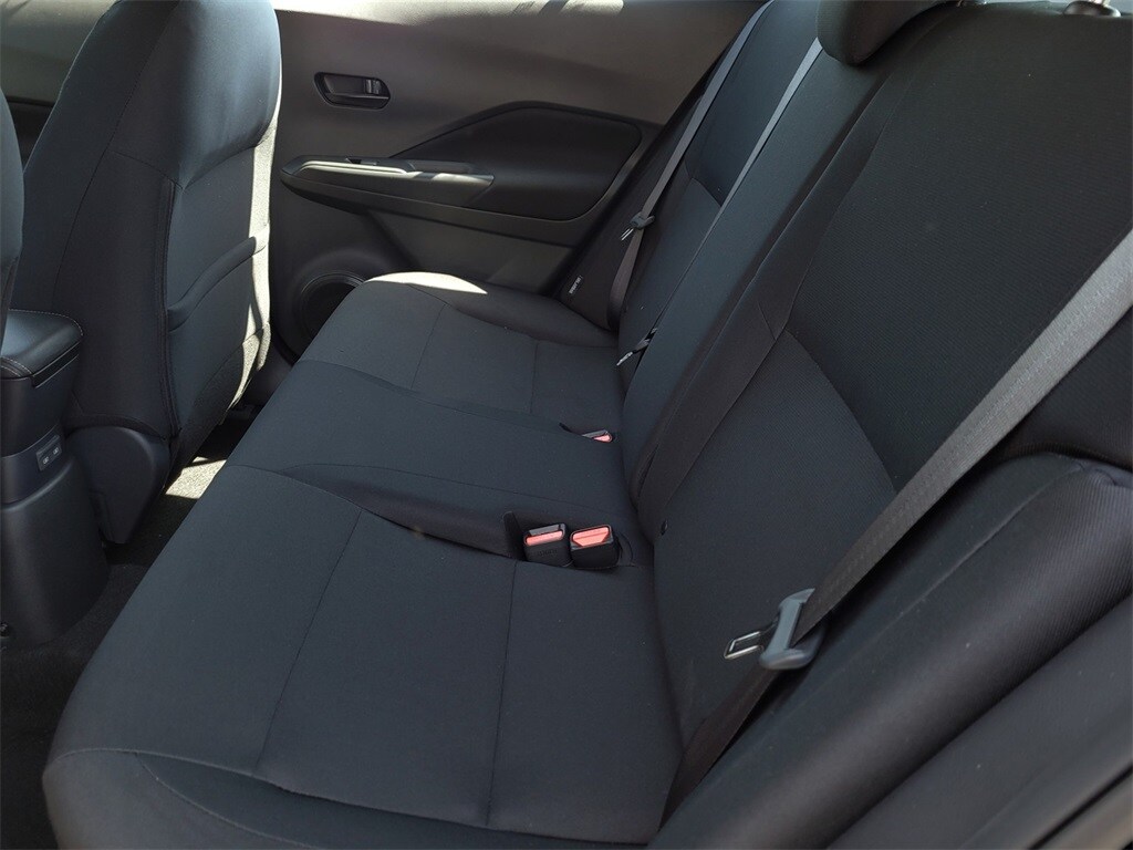 2025 Nissan Kicks Play S photo 4