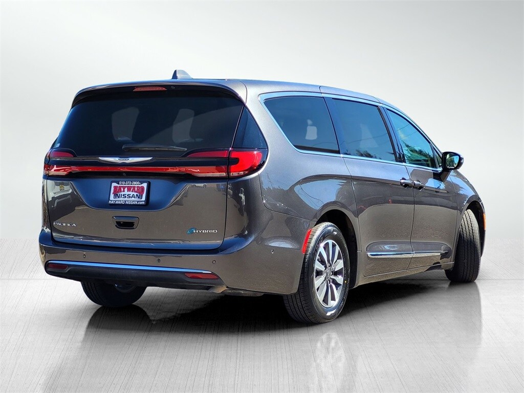 2022 Chrysler Pacifica Hybrid Limited photo 4