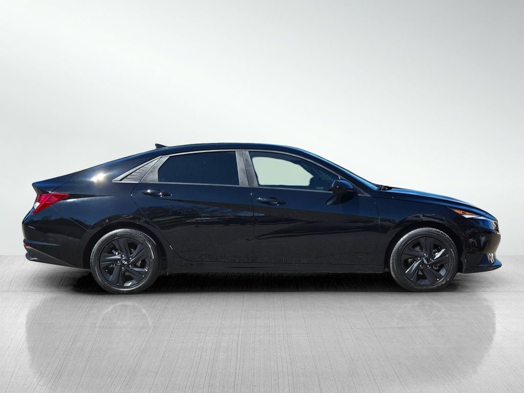 2023 Hyundai Elantra Hybrid Blue photo 2