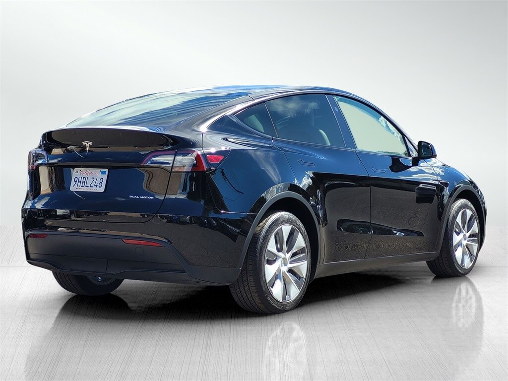 2023 Tesla Model Y Long Range photo 3