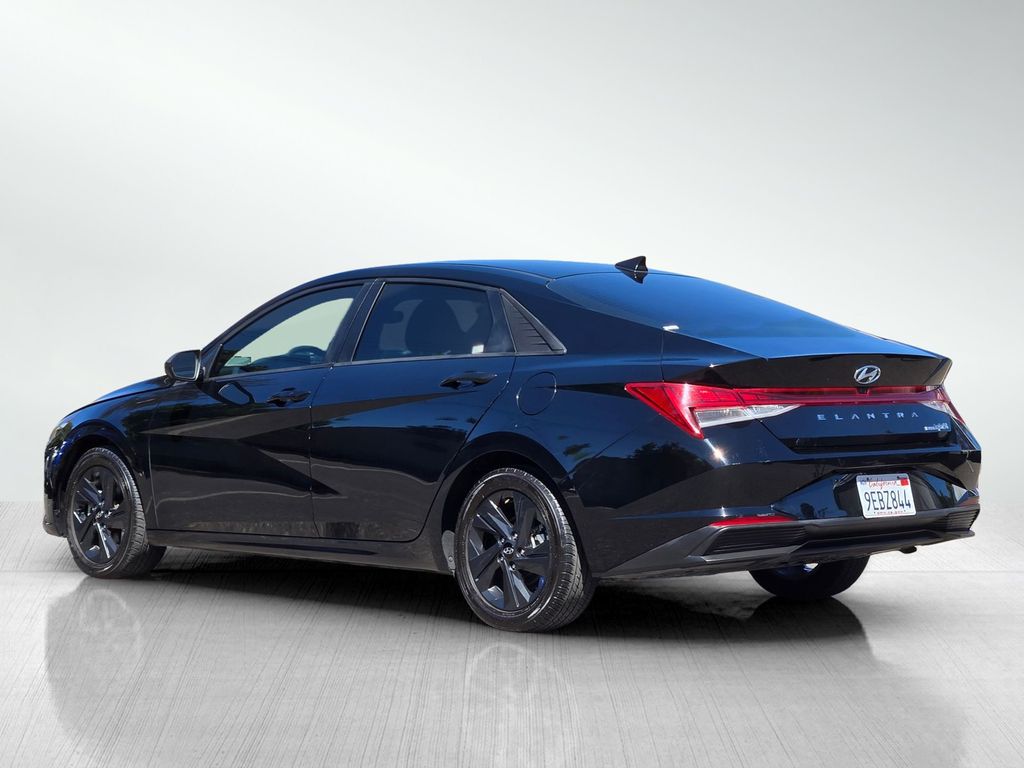 2023 Hyundai Elantra Hybrid Blue photo 5