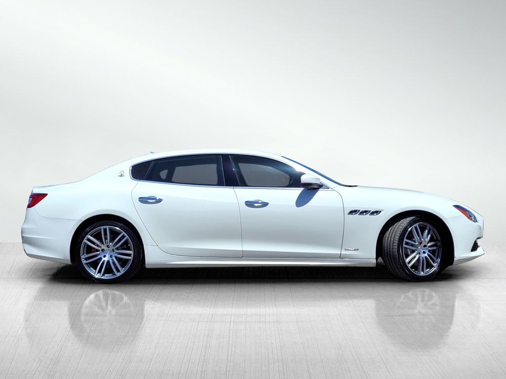 2018 Maserati Quattroporte S Granlusso photo 2