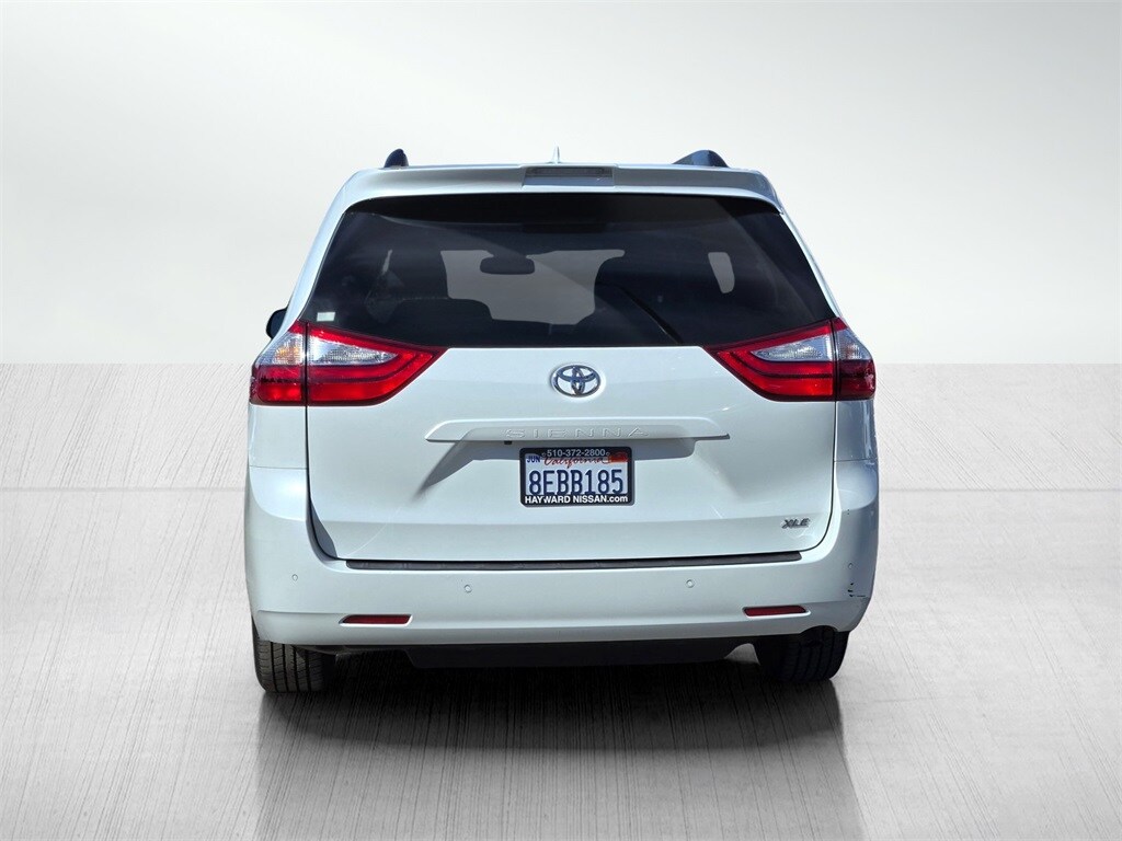 Used 2018 Toyota Sienna XLE Premium Van Passenger Van