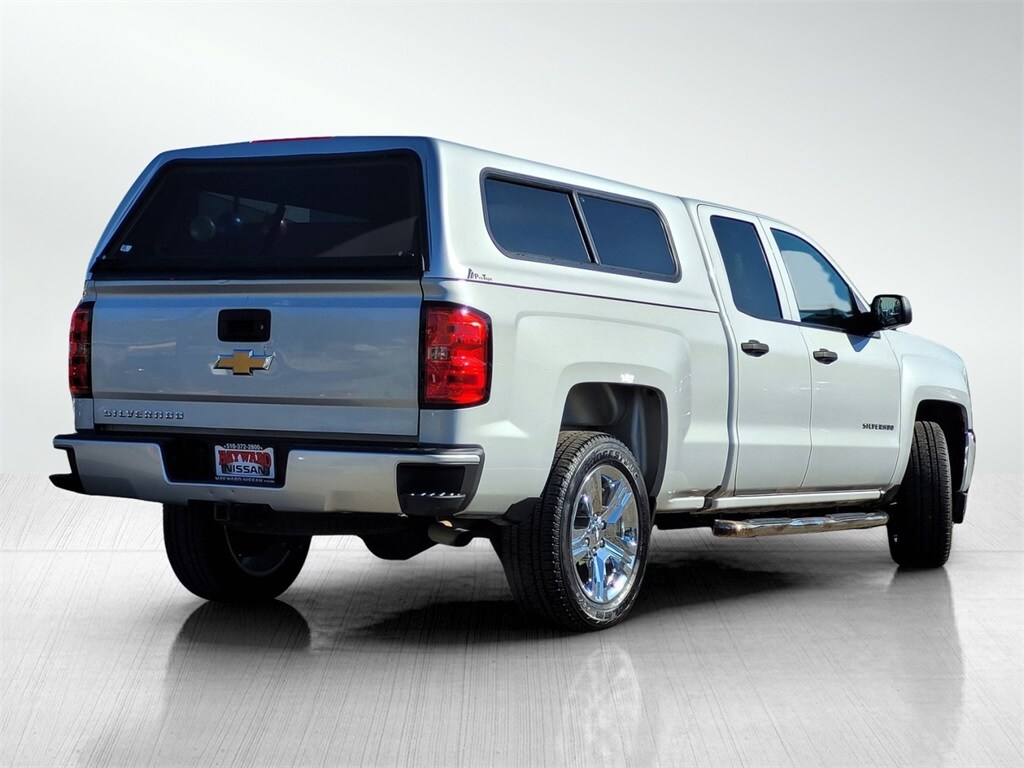 2016 Chevrolet Silverado 1500 Custom photo 4