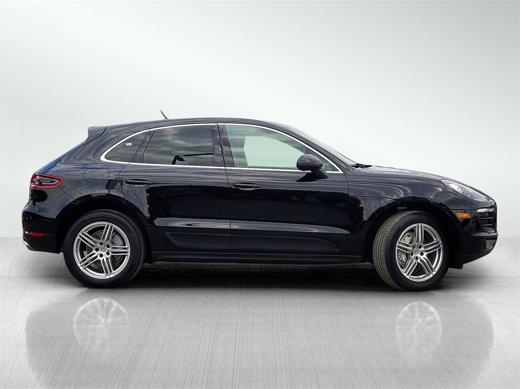 2016 Porsche Macan S photo 2