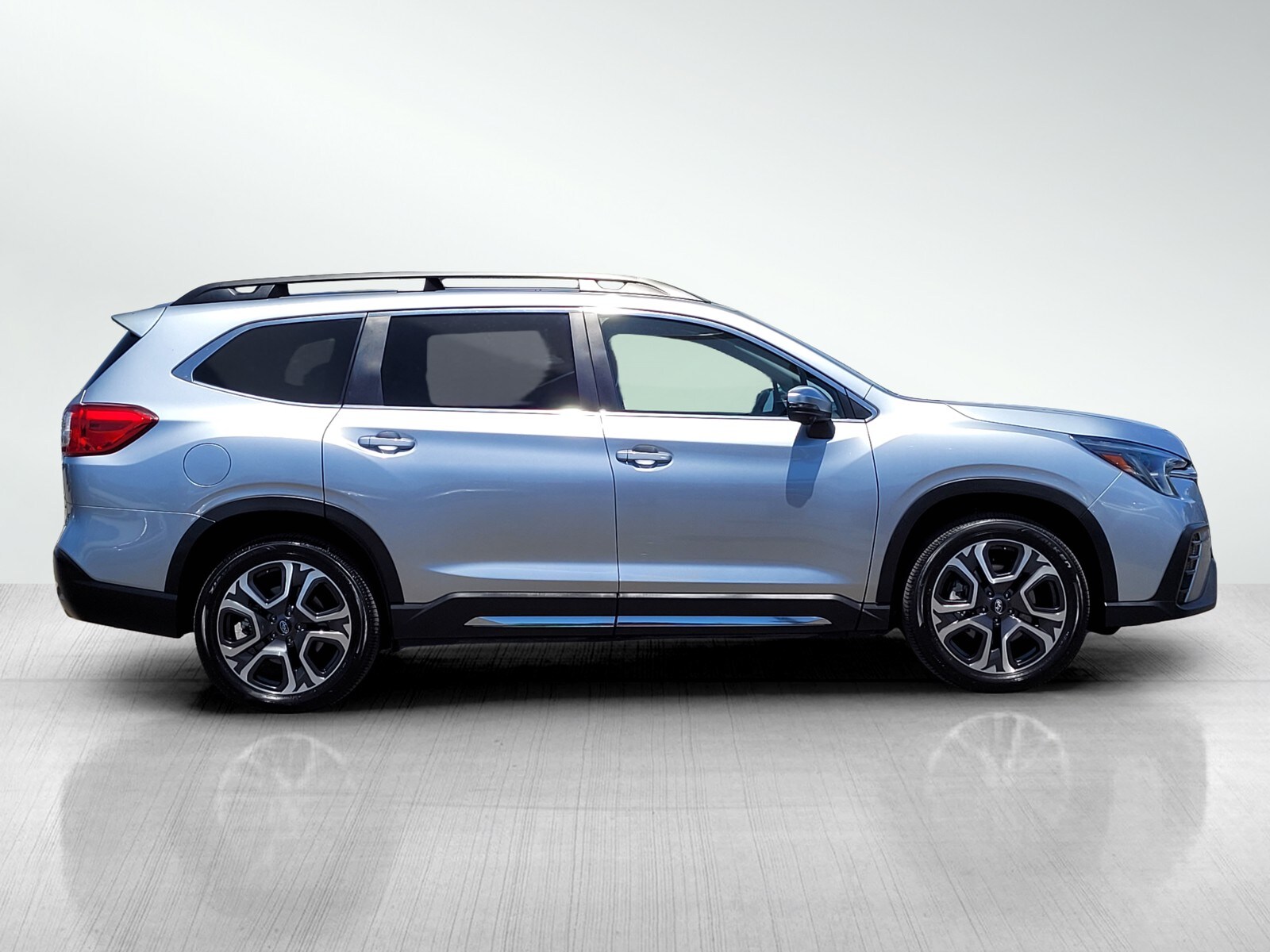 2023 Subaru Ascent Limited photo 3