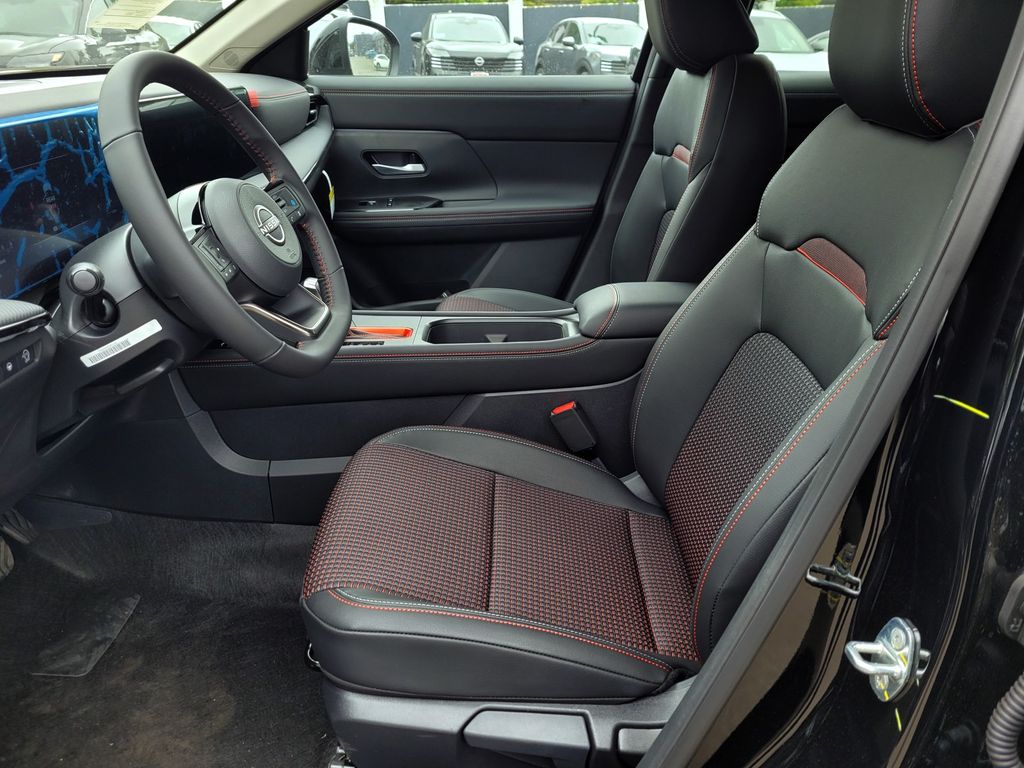 2025 Nissan Kicks SR - Photo 6