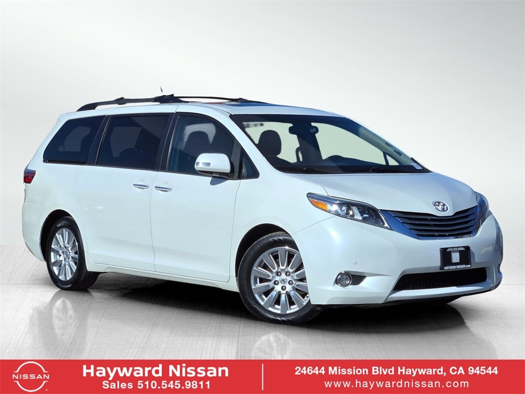 Used 2017 Toyota Sienna Limited Van